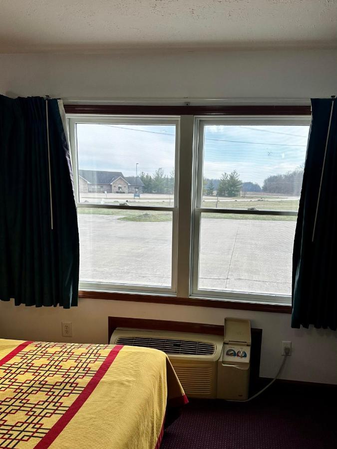 Attica Inn Buitenkant foto
