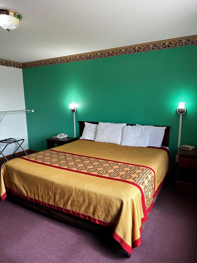 Attica Inn Buitenkant foto